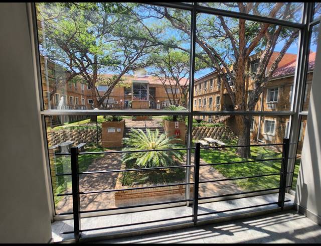 679M² RETAIL TO LET IN HALFWAY GARDENS